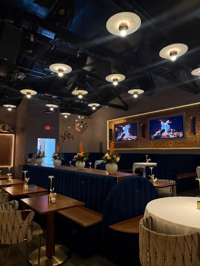 Status restaurant & lounge8